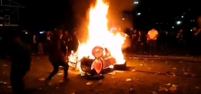 Slipknot cancelam KnotFest no México e bateria dos Evanescence é incendiada