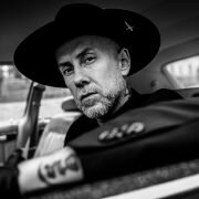 [Exclusivo] Nergal: «Quando me chatear com a política polaca, talvez seja boa ideia mudar-me para Portugal»
