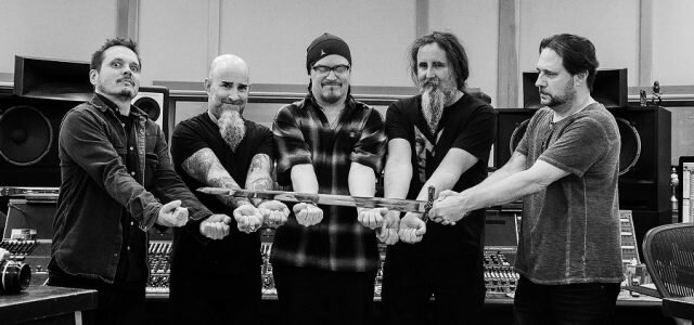 Mike Patton: «Ter Scott Ian e Dave Lombardo em Mr. Bungle é uma honra incrível»