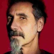 De Beirute a System Of A Down: a história de Serj Tankian